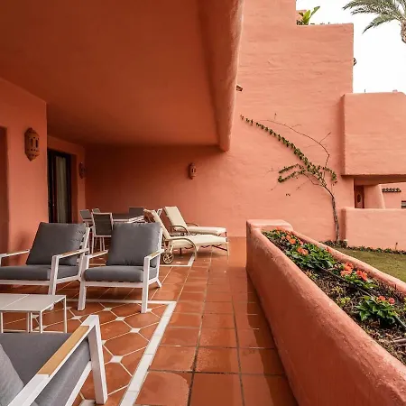 Mediterranean Bliss - 3 Bedroom Ground Floor Apartment